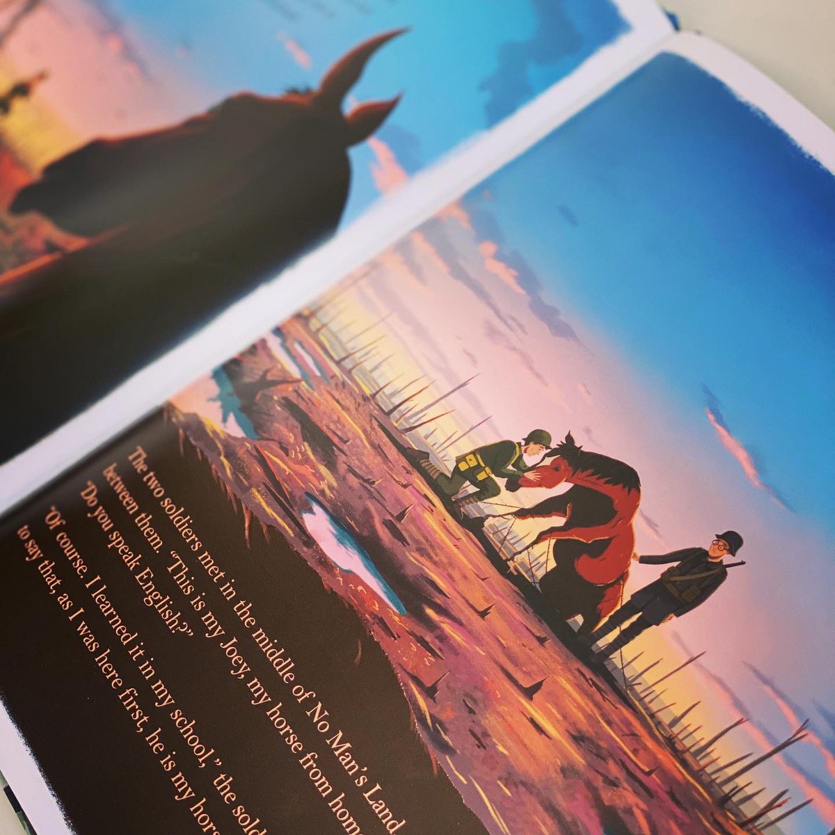bookgiftblogger's tweet photo. FLW &amp; RT to #win this #warhorse prize in our #giveaway 
#WarHorse is the tale of a powerful friendship during WWI by @MichaelMorpugo &amp; #tomclohosycole A perfect introduction to a younger audience of the courage, fear &amp; hope that shrouded WWI. 
Ends 11th Nov at 11am. UK only https://t.co/C4pE1kTkFc