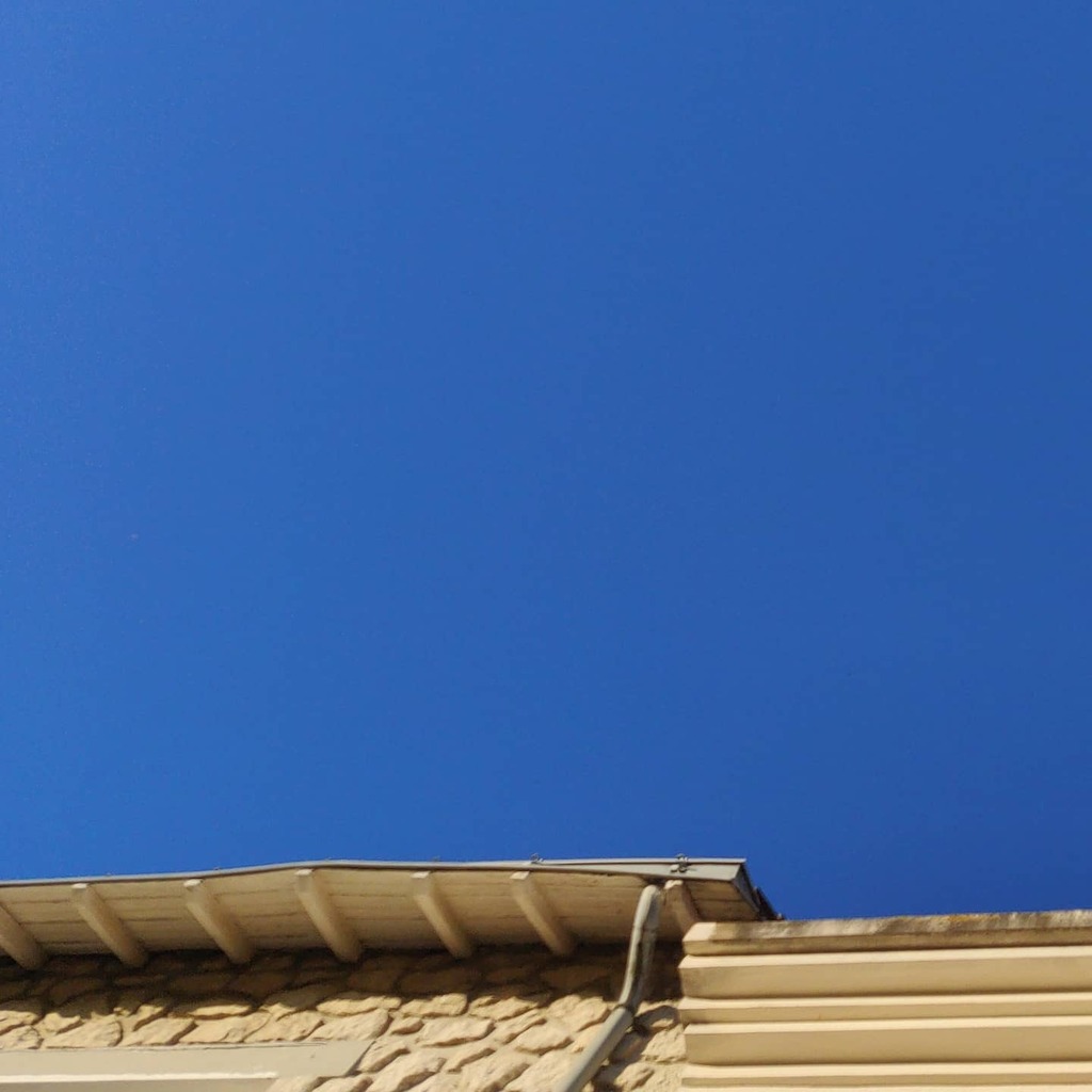 chrisvigneron's tweet photo. Manger dehors un 8 novembre. Fait #Niort #ciel #cielfie #lcdj #lecieldujour #cielo #sky #himmel #bluesky #instasky #instablue #blue #bleu #blau #azul #nofilter #France #skyporn #cielbleu #cieldujour #ShotonOnePlus https://t.co/bDQkp4mfn2 https://t.co/4lD13TQR2y
