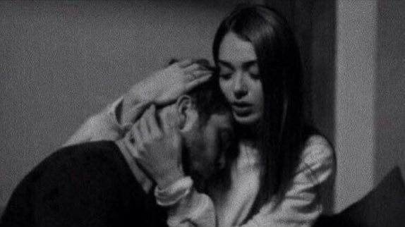 مايداوي علتي ياكود ضمتش بالسواعد
فوق صدر اللي كويته بالغلا مليون كيه