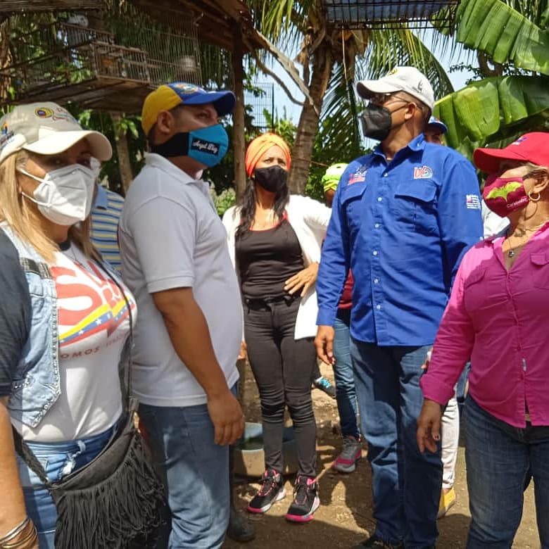 MSVCarabobo10's tweet photo. #8Nov|| Gobierno de Calle realizado en la Base de Misiones Los Olivos Municipio Juan José Mora participación del Movimiento Somos Venezuela, contando con la presencia del ministro de Hábitat y Vivienda Ildemaro Villarroel. 👉 https://t.co/ijorowgj6F
.
#AutodisciplinaPorLaSalud https://t.co/IYhbr7STJE