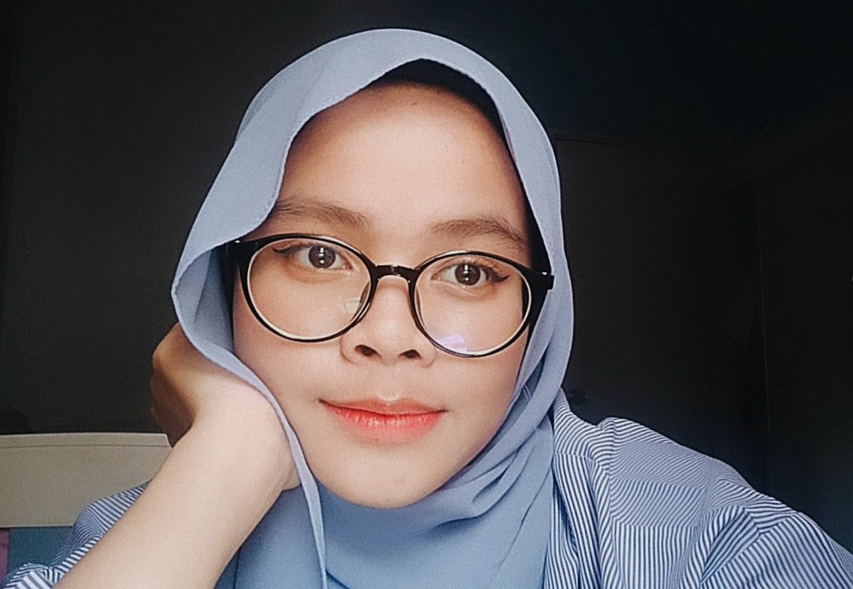 banilaky0ong's tweet photo. want to radiate an innocent look with bae @B_hundred_Hyun 💙💙👅#EXOLSelcaDay https://t.co/a3zVKKpQCI