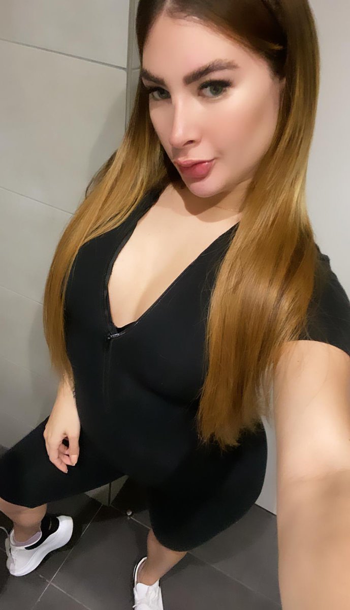 Lakamila4's tweet photo. Domingo!!
#Domingo #lazy #ejercicio #FelizInicioDeSemana #model #modelonfire https://t.co/J3hTKPyv85