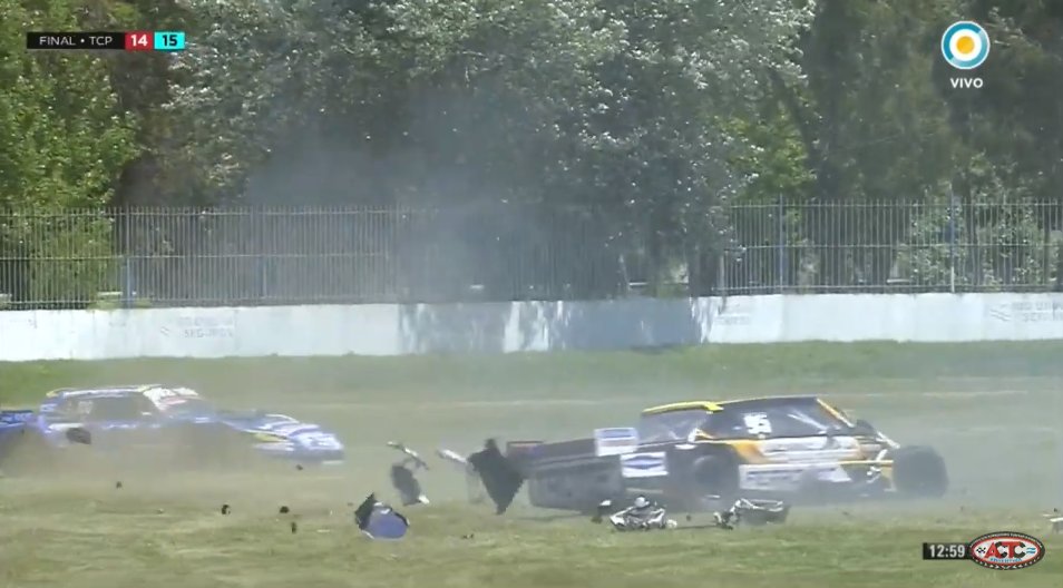 actcargentina's tweet photo. Final TC Pista 14/15 | #TCenLaPlata 

@MarcosLandaOk arriesgó y no le salió bien: @Pedrito_Boero y @JoseRasuk salieron perjudicados. https://t.co/AvnZV7ZQNH