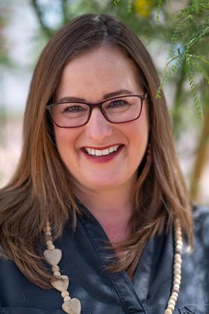 FirstChurchUCC's tweet photo. Today we're celebrating Associate Pastor at #FirstPHX Rev. Susan! We're wishing her a very happy birthday and a wonderful day! 🎉 https://t.co/VPK7nvSMk6