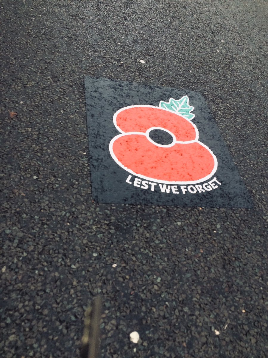 ASHTON &amp; BRYN #Wigan cenotaphs look beautiful this afternoon #lestweforget2020 #remembranceday