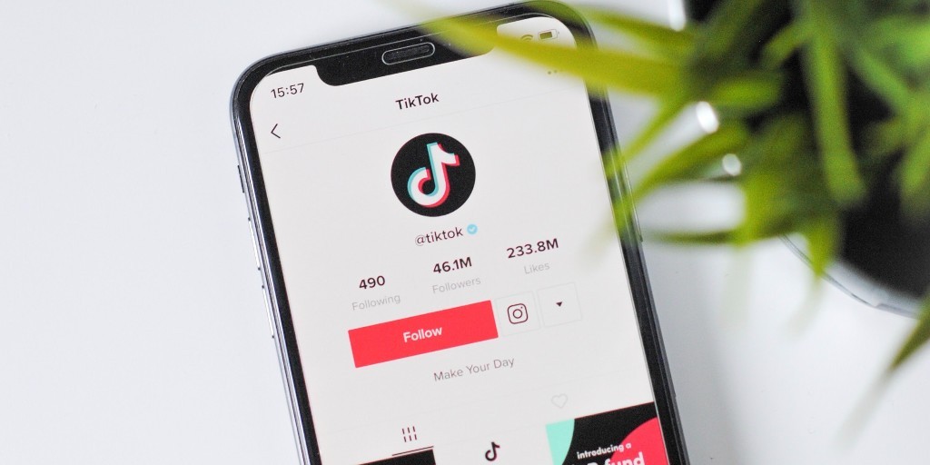 SolutionsNuTech's tweet photo. Are you looking to get into social media? This post is for you! @Mediabistro discusses the importance of a social media manager and provides some insights into how to become one. 

https://t.co/UwM9TguKKM

#innovation #tech #technology https://t.co/TIBWKRPDUL