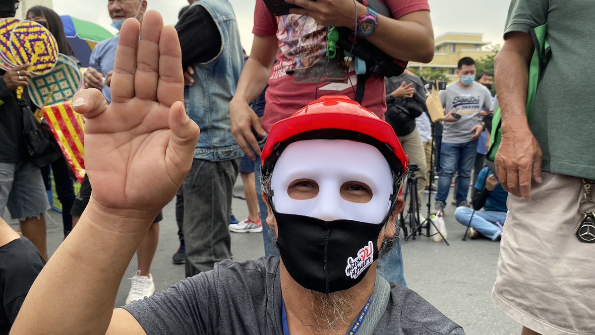 Red Shirts supporters got there first before the kids but they are fighting for democracy all the same. And of course, the famous costume wearer who is at every protest site.  #ม็อบ8พฤศจิกา