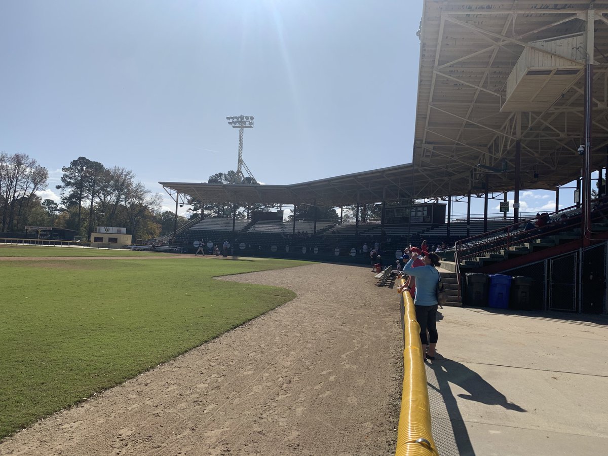 kevhowie's tweet photo. Walk off loss last night against a tough Canes team put @NOVAPremierBB 14U 🍊 in the silver bracket today. Won the semi’s and headed to the finals at noon. #GoPremier #lastgameoftheseason  @jeffsproat1 @mbaker1015 @DaveTerp7 https://t.co/QXlnW0FLcq