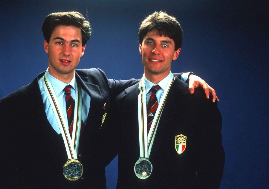 Coninews's tweet photo. Sul gradino più alto del podio olimpico di #Alberville1992 🥇⛷️ nella combinata di sci alpino, buon compleanno a Josef #Polig! 🎂
#9novembre #HappyBday @Fisiofficial https://t.co/PCgmMXZFCB