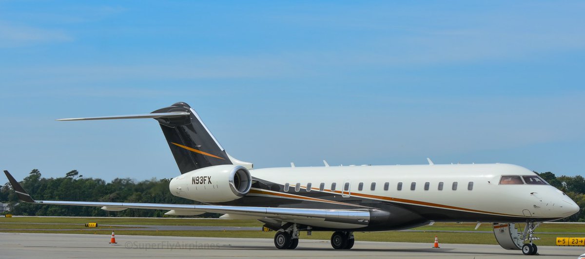 supflyairplanes's tweet image. A @Flexjet Bombardier Global Express #N93FX #FlexJetLLC #BombardierGlobalExpress #GLEX #Bizjets #BusinessAviation #Bombardier #GlobalExpress #BusinessJets #Aviation #Airplanes #KCRE #AvGeek #Planespotting #AviationPhotos