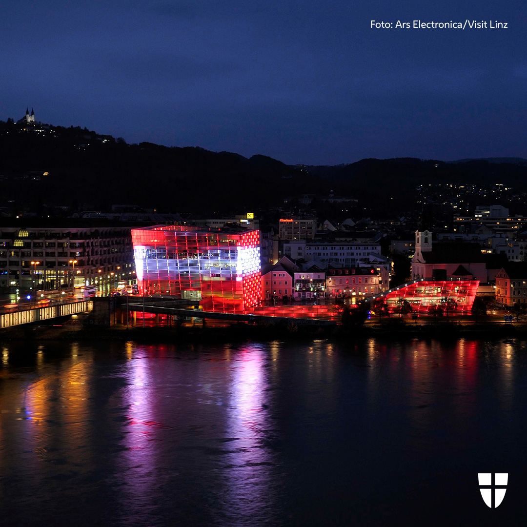 Stadt_Wien's tweet photo. Wir sagen "Danke!" an alle Städte in und außerhalb der EU für ihre Solidarität mit Wien. We say "thank you!" to all the cities in and outside the EU for their solidarity with Vienna. 

#TelAviv #Paris #London #Ljubljana #Prag #Budapest #Berlin #Warschau #Krakau #Zagreb ... https://t.co/EAw8fjiNoy