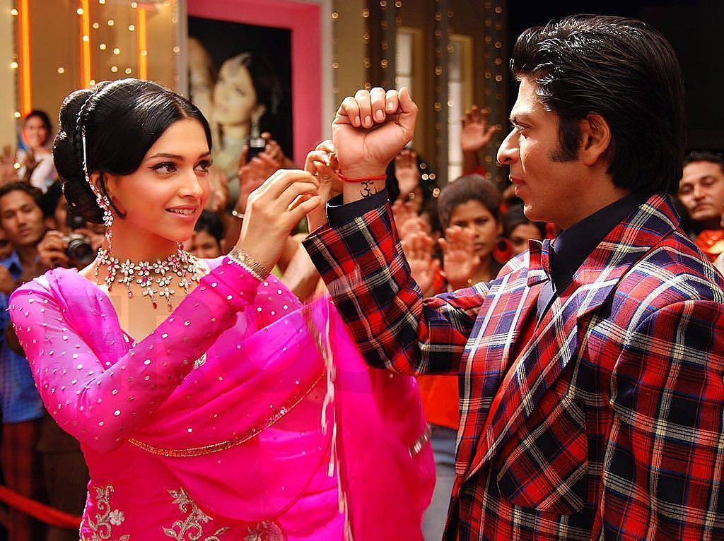 SRKIndiaUnivers's tweet photo. Om Shanti Om >>>

◾Bumper Opening 
◾Record  Weekend 
◾Record Week
◾HGOTY
◾Clash Win 
◾Single Day Record 
◾HGOTY In Overseas 
◾Record Weekend In Overseas 
◾Blockbuster In India 
◾All Time Blockbuster In Overseas 
◾All Time Record Grossers In WW

#13YearsOfOmShantiOm https://t.co/7JqG9BZ5WF