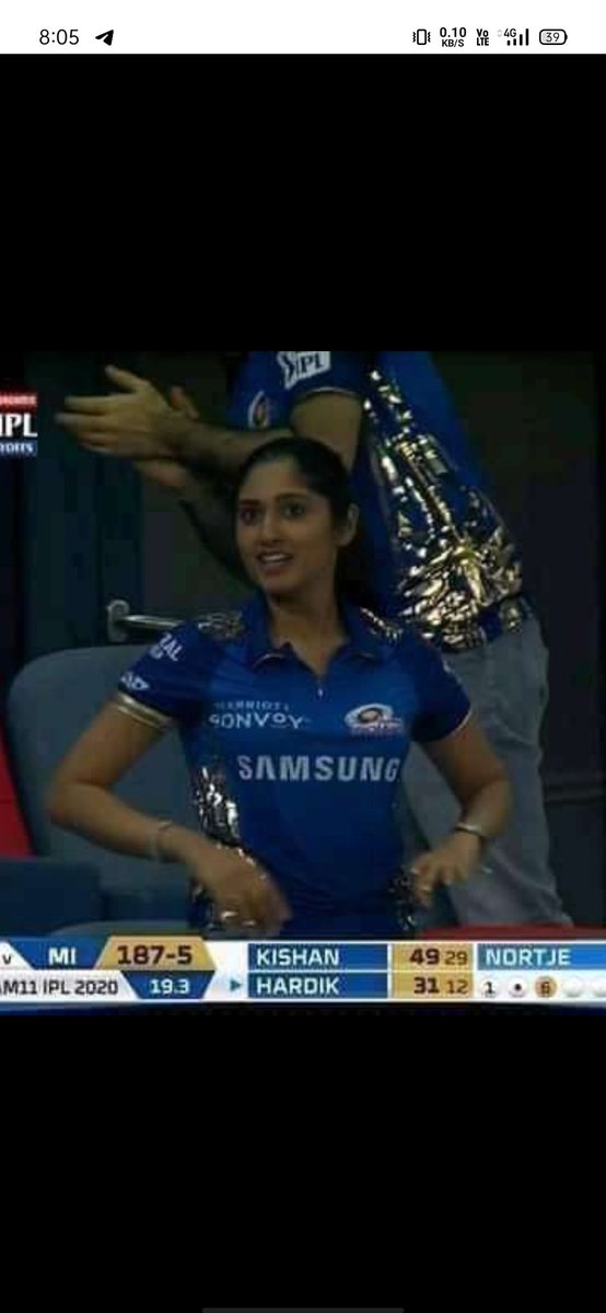 SmilingMuthu's tweet photo. #starikelungal @RJ_Balaji mumbai vs Delhi match apa 19.3 over apa hardik oru six adiparu apa tv la oru ponna katniga antha ponnu insta id kedaikuma pls😓😓😓 https://t.co/QyN6lfKRX6