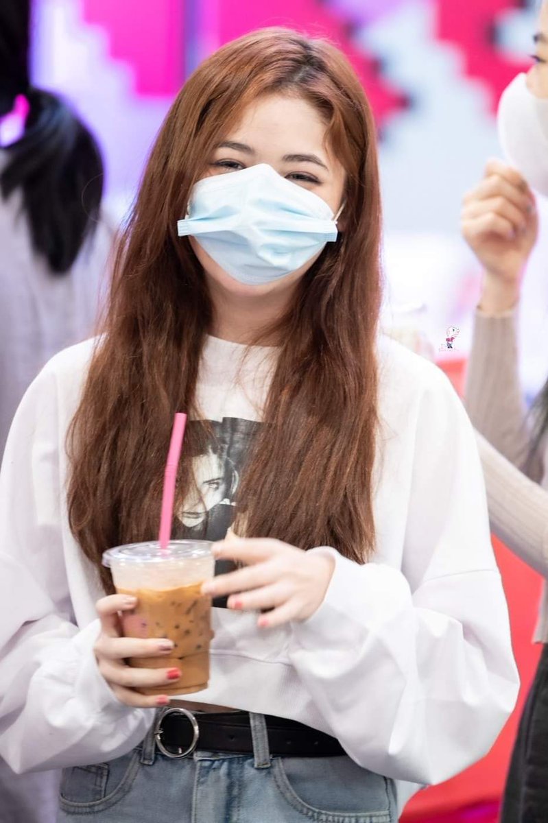 OtaSouthern48's tweet photo. สดใสทะลุแมสเลย💕

Road​Show​ Hatyai​ [08.11.20]

#NikyBNK48​
#BNK48
#HeavyRotationTh https://t.co/E21ETa1vga