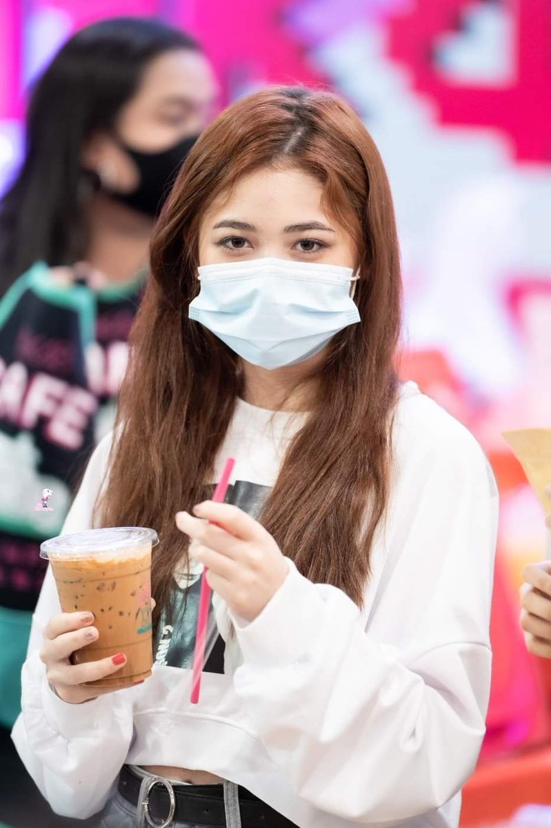 OtaSouthern48's tweet photo. สดใสทะลุแมสเลย💕

Road​Show​ Hatyai​ [08.11.20]

#NikyBNK48​
#BNK48
#HeavyRotationTh https://t.co/E21ETa1vga