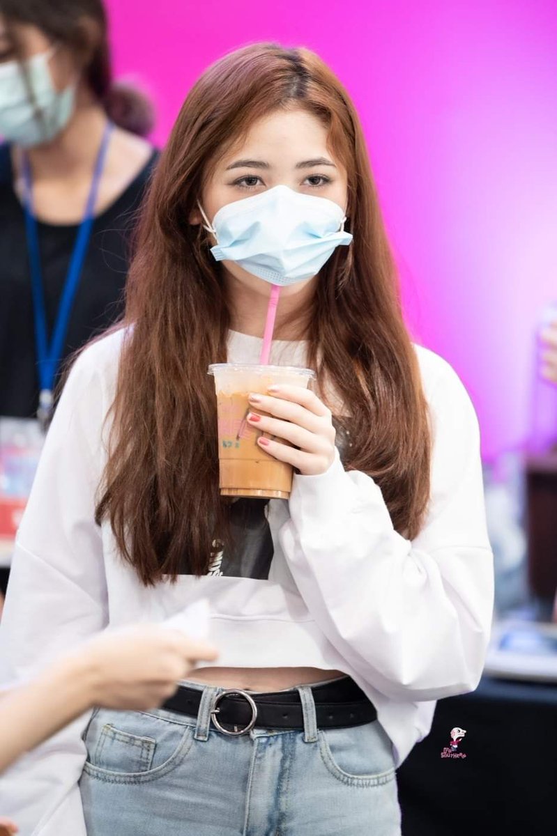 OtaSouthern48's tweet photo. สดใสทะลุแมสเลย💕

Road​Show​ Hatyai​ [08.11.20]

#NikyBNK48​
#BNK48
#HeavyRotationTh https://t.co/E21ETa1vga