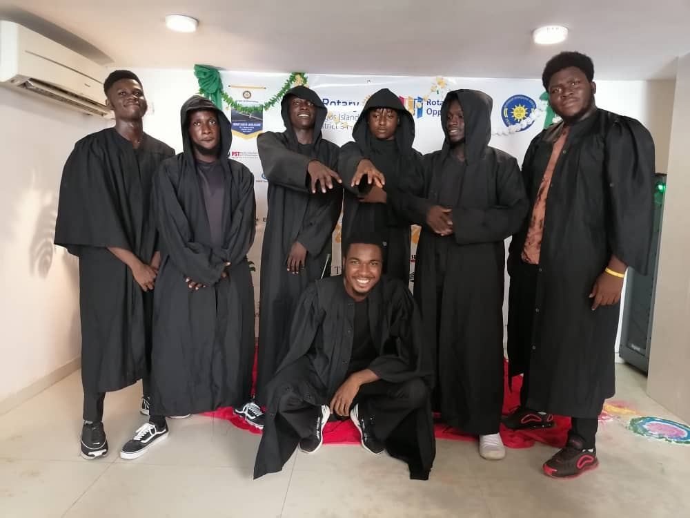 Lightyear_Ent's tweet photo. Electrifying display of cultural performances from Bollywood Dance, to Sing along vibe session, to Itshekiri Traditional dance from Delta State, Nigeria, to boat dance yesterday at the Rotary Club of Lagos Island investiture.

#lightyearentertainment https://t.co/4ERjlc65JA