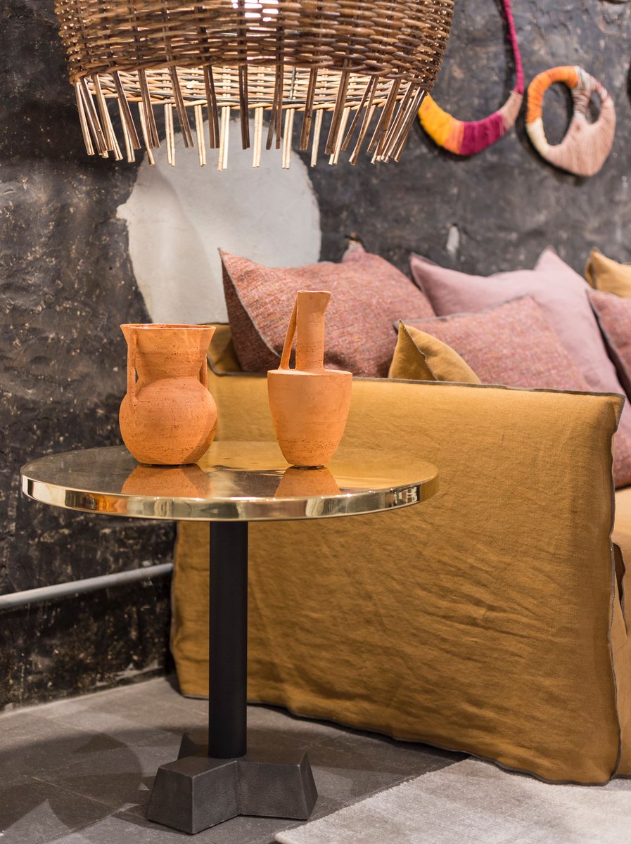 DOrefice_Studio's tweet photo. Autumn colors in Milan!⁠ 🍁
Le Giare in the @gervasoni1882 
Gervasoni Showroom  Via Durini, 7⁠
Photo @francescaiovene 
Stylist @beatricerossettistudio ⁠
Art Direction @paola.navone 
⁠
#gervasoni #paolanavone #interiordesign #interiordesign #design #homedecor #decoration https://t.co/5MEOpWjYnv