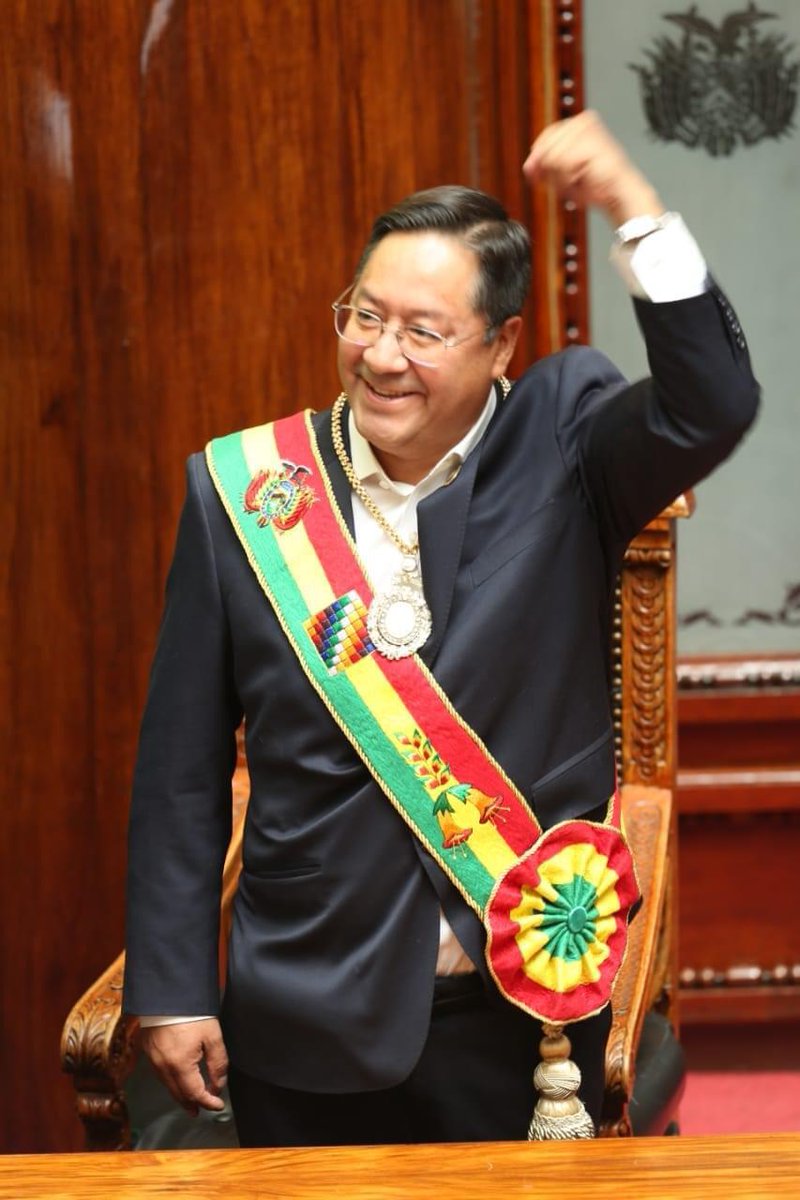 beatrix_bmt's tweet photo. Juramento de Presidente y vicepresidente de #Bolivia #BoliviaRecuperaSuDemocracia #Bolivie 
🇧🇴🇧🇴🇧🇴🇧🇴🇧🇴🇧🇴🇧🇴🇧🇴🇧🇴🇧🇴🇧🇴 https://t.co/4VeoSDaEJ8