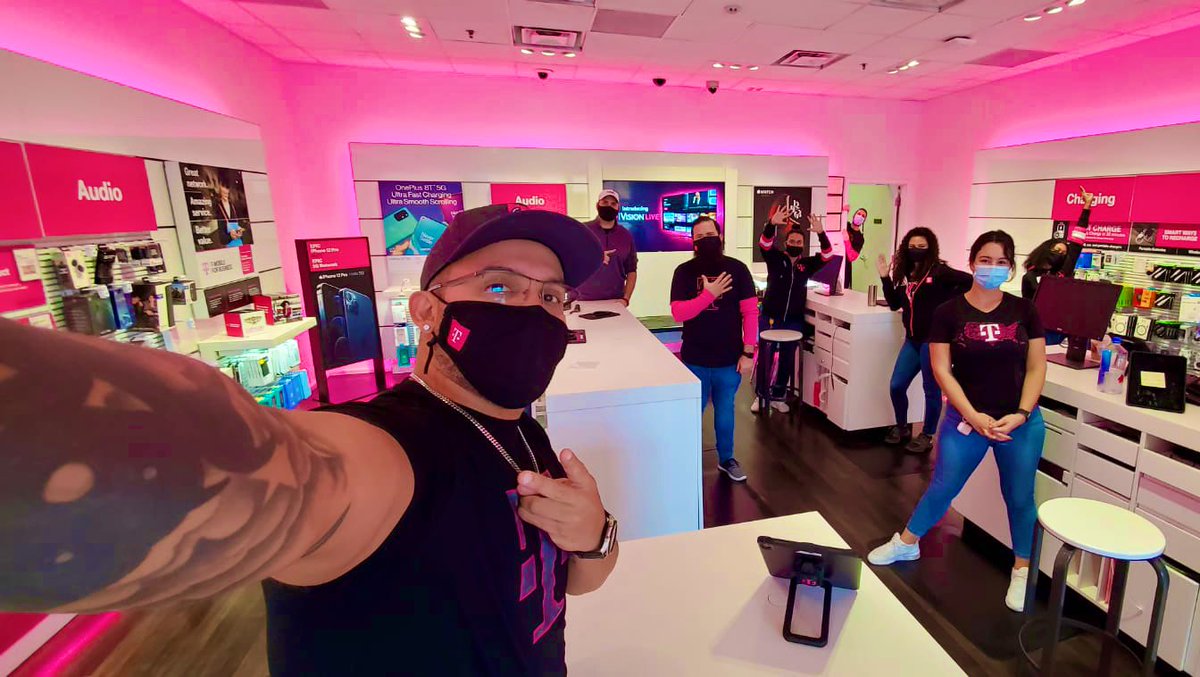 T-Mobile leading the industry❕  5G for all with the best products to back you up & the best teams to deliver!! We’ve got you COVERED 😏🔌⏱📲🔒 #5GBuiltRight  #WaterfordLakes #CustomerExperience #CustomerObsessed @venecoinorlando