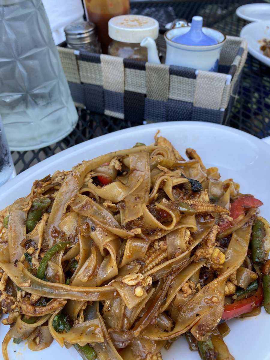 singleinatlanta's tweet image. Lunch in Downtown Decatur.  #CityofDecatur