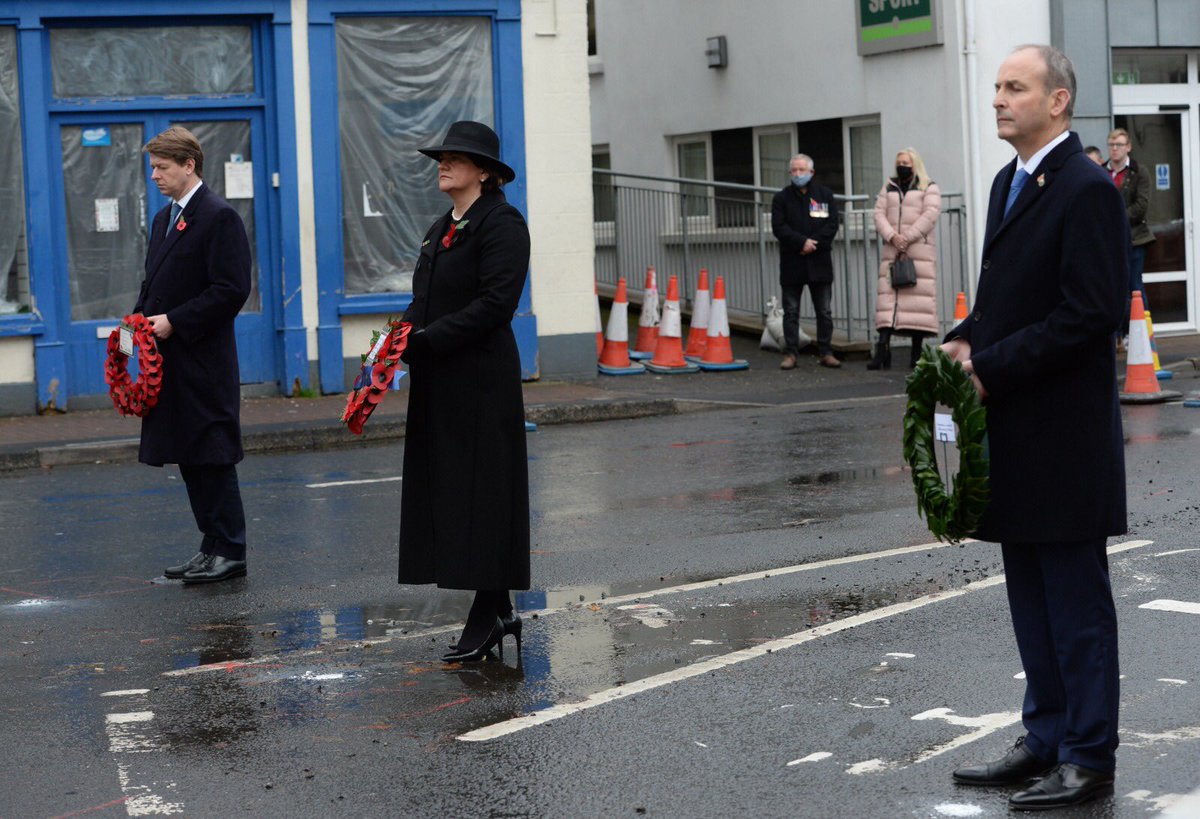 ArleneFosterUK's tweet photo. Honoured to lay a wreath at the Enniskillen War Memorial this morning. #WeWillRememberThem https://t.co/NRIg8wfoYa