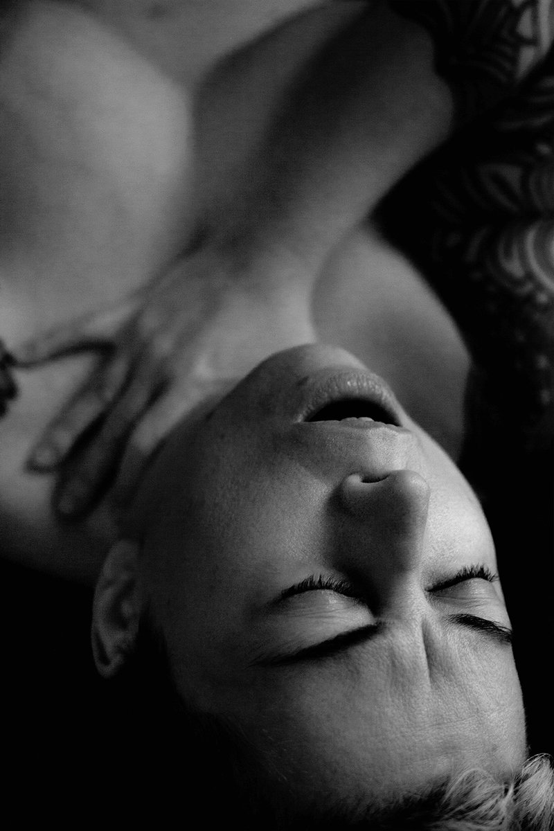 MoreRelevantF's tweet photo. Volupté - Autoportraits - 2020 #nudevember https://t.co/bJ0aHu7Rl1