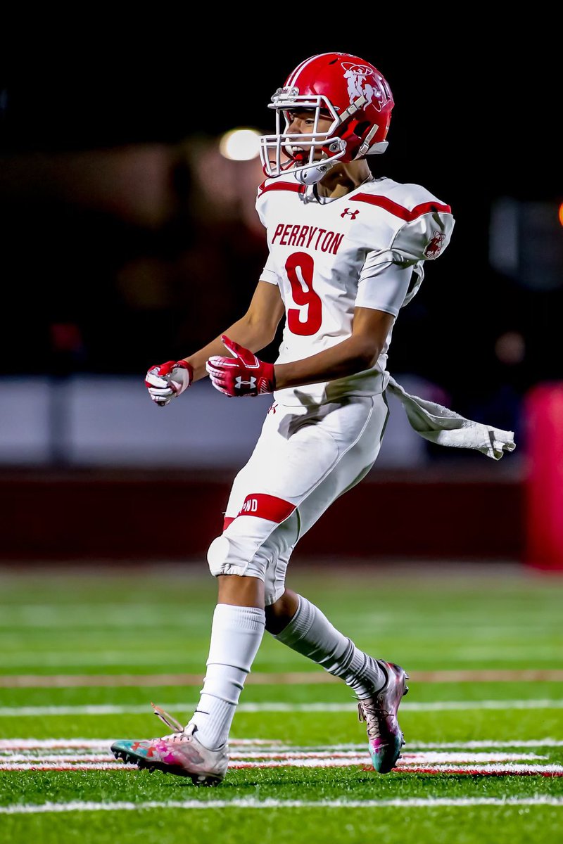 PressPassSports's tweet photo. Here are the Top 10 performers for Week 11 in small school and Week 7 in small school. #txhsfb https://t.co/1bNdZVbDwK https://t.co/nvWSLB6rQv