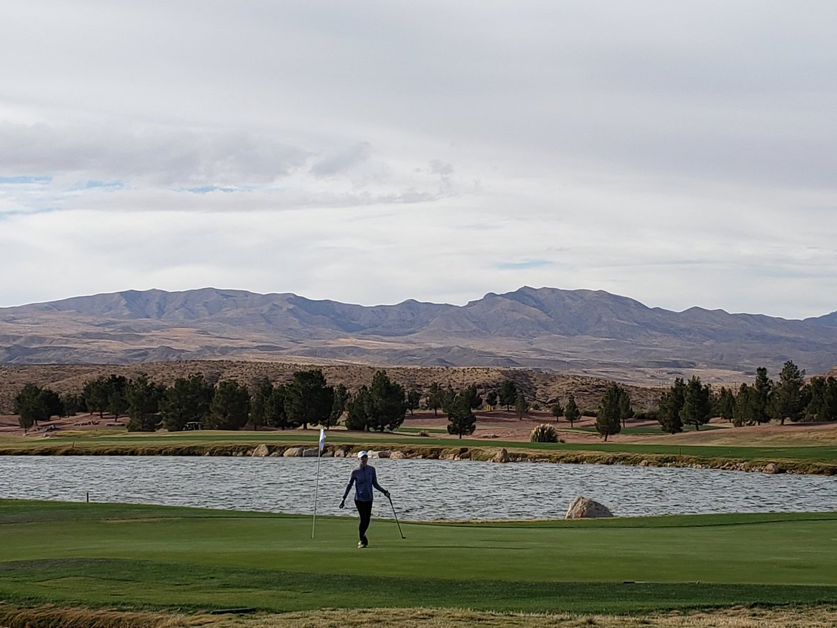 KateBennettGolf's tweet photo. Final prep underway for @USGA #FourBall @sunrivergolf - 🌧46 degrees and light rain🌬. Are my hands cold? No they are not! Well done @gtechapparel & @JesseGalvon !! #KateBennett #defeatthecold #GTechApparel #girlsgolf #DriveOn #LiveFearless #raynauds #CountEveryLegalVote https://t.co/uX7eCInLua