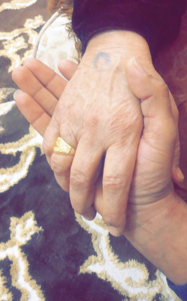 "اللهم البقاء لكلمة أمي، وصوت أمي، ورائحة أمي، وحديث أمي، اللهم البقاء للأبد♥️!"