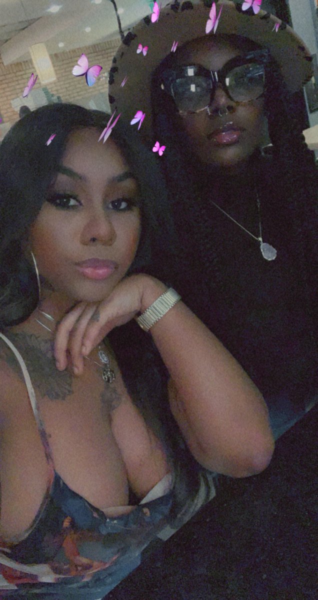 Asiaalynn__'s tweet photo. #finefriends #thegayones @unclelondonn__ https://t.co/W3ResPL9H1