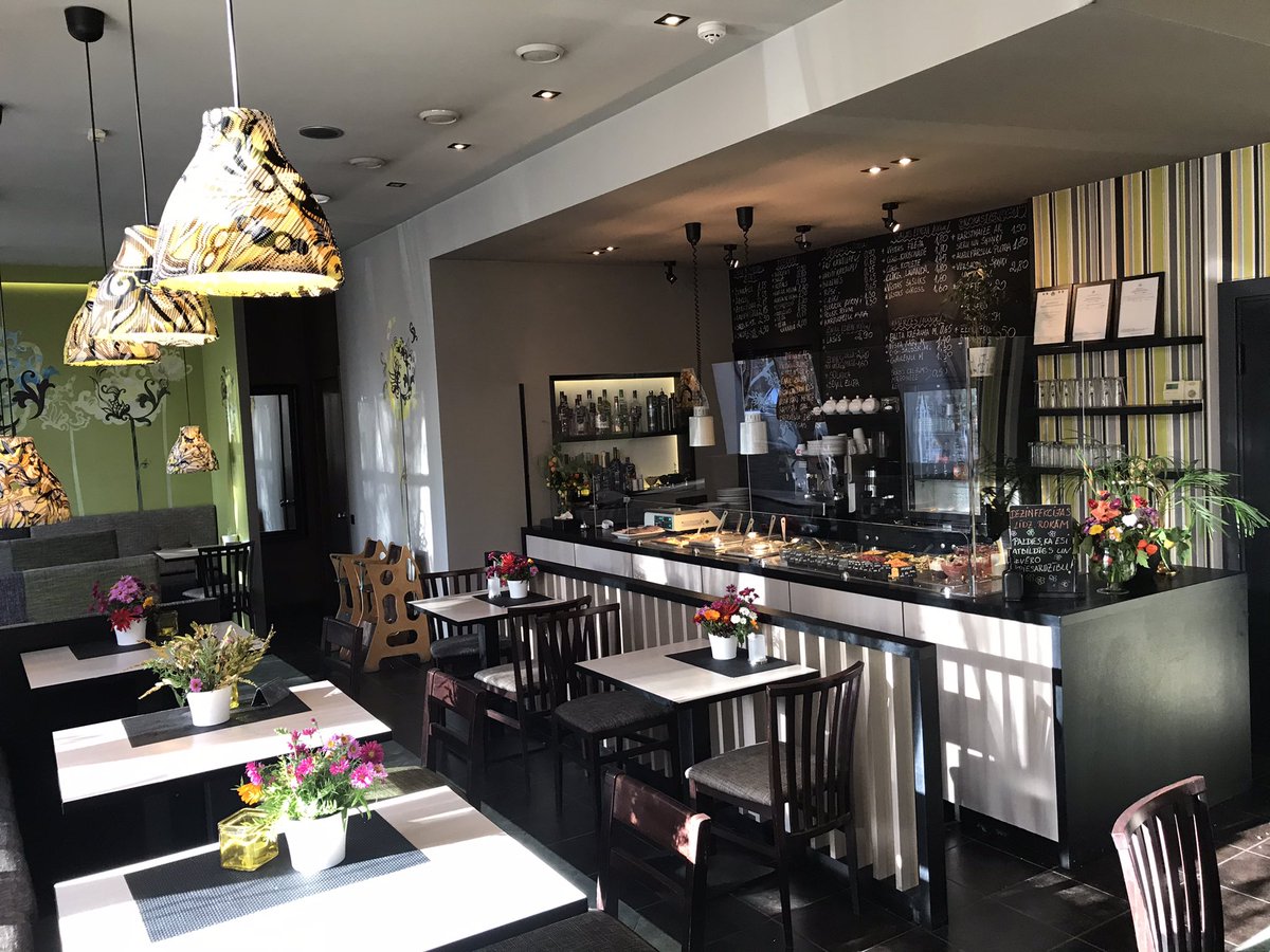 CafePIECI's tweet photo. Informējam, ka kafejnīca “Cafe 5” ārkārtējās situācijas laikā piedāvā ēdienus tikai LĪDZŅEMŠANAI. Ēdieniem un dzērieniem piedāvājam 20% atlaidi (atlaide neattiecās uz dienas piedāvājumu un vienreiz lietojamiem traukiem). Laipni gaidīti! https://t.co/dxlqTg5ioj