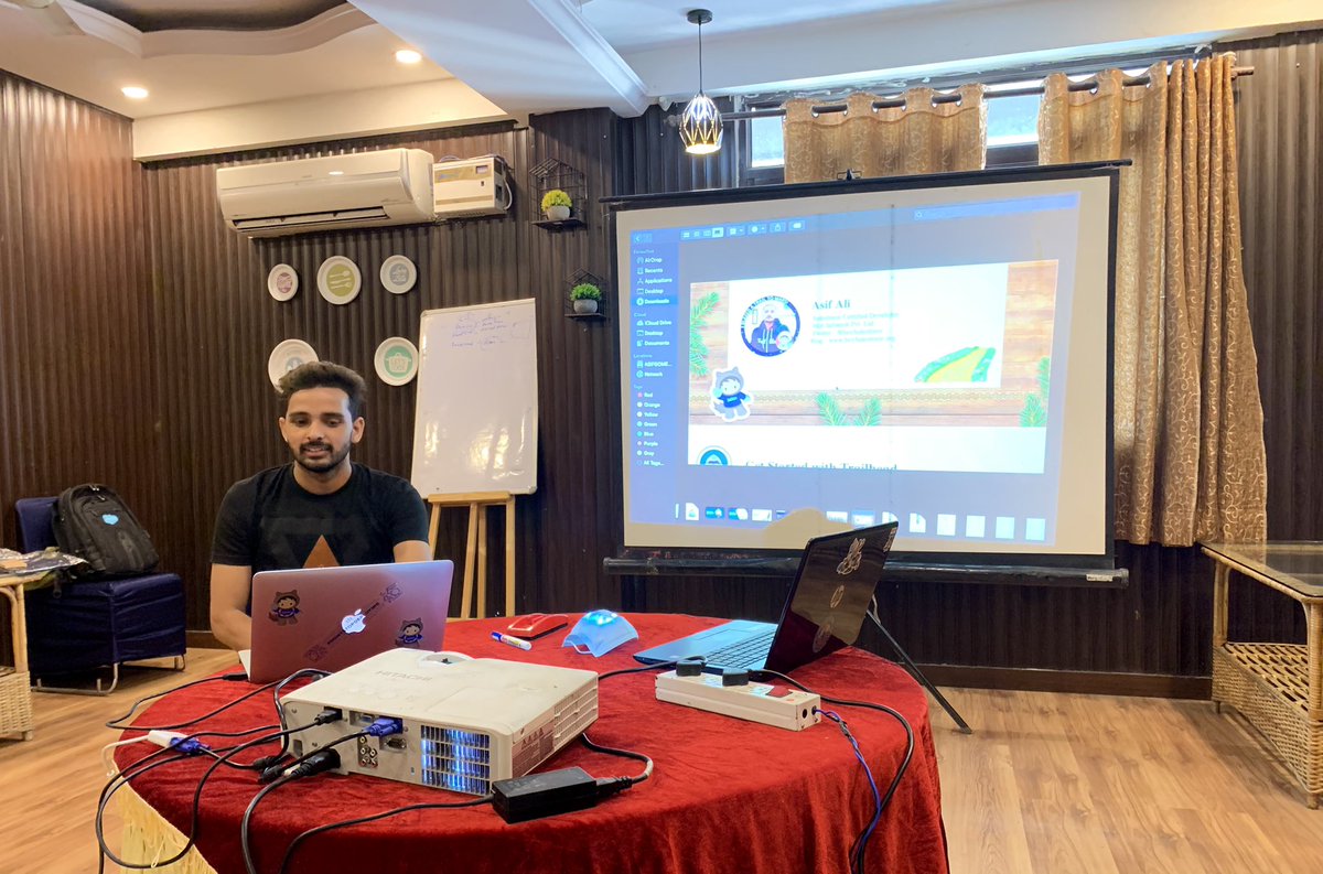 Introduction to Trailhead :

m.youtube.com/watch?v=rAA4zU…

<a href="/trailhead/">Trailhead</a> #trailblazercommunity