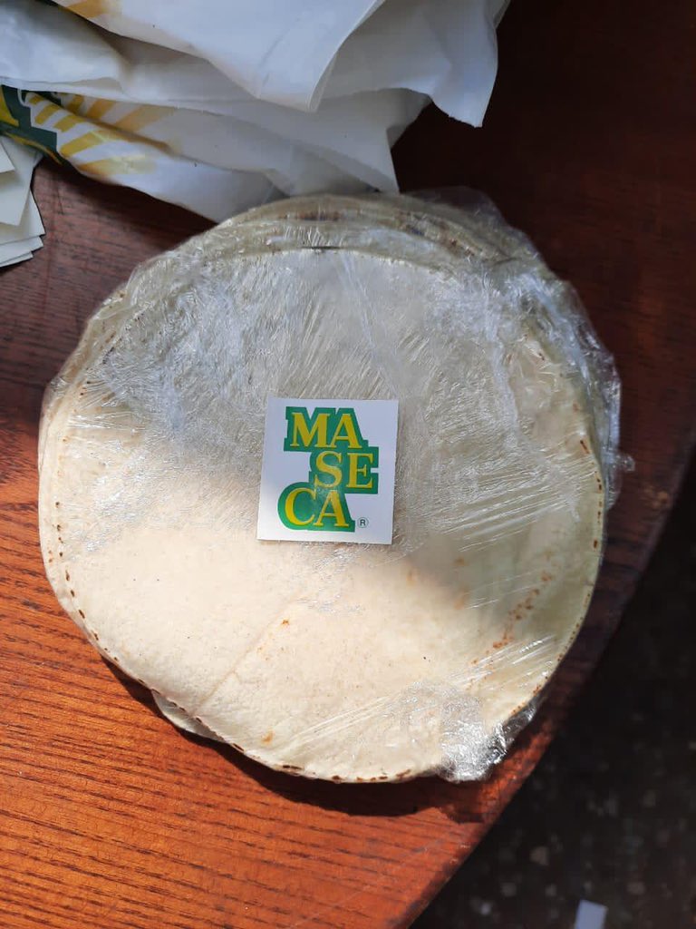 CCICHN's tweet photo. MASECA puso a disposición su producción de tortillas en Chicago Uno para complementar la alimentación que el sector empresarial está distribuyendo en diferentes albergues. #TormentaTropicalEta #Honduras #SPS https://t.co/ppOl7Sz7cD