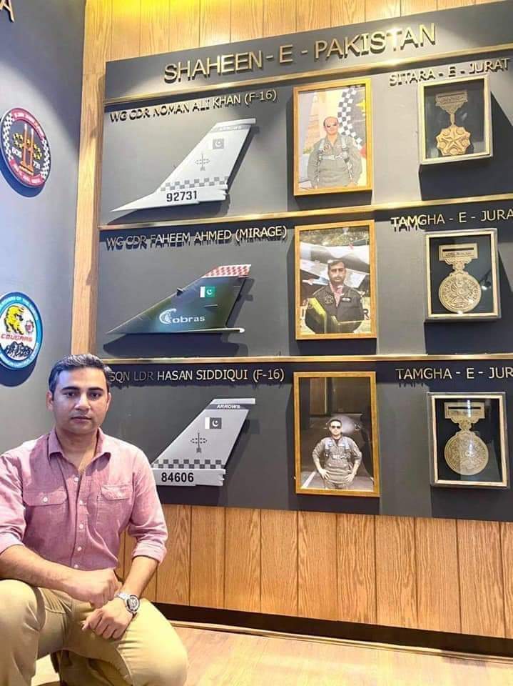 india_exposing's tweet photo. Wg Cdr Hasan Siddiqi during his visit to Operation Swift Retort Gallery at PAF Museum.
He is the same dude who harassed the Flanker pair with AMRAAMs during #Swift_Retort. One Su-30MKI managed to dodge while the other one was not lucky enough. ๐ต๐ฐ๐ฎ๐ณ
#FlankerSlayer https://t.co/NckEmzJzv9