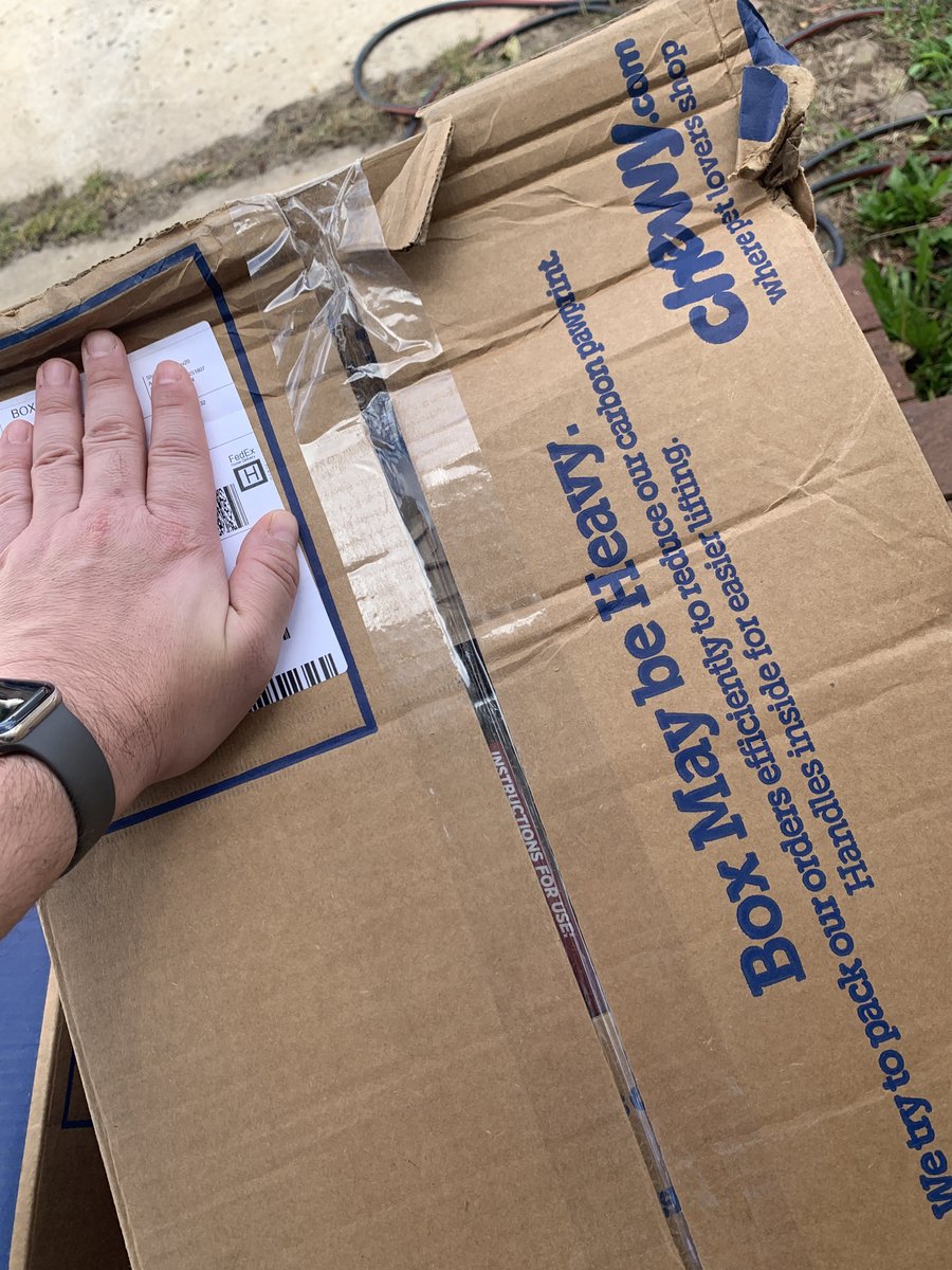 aksansai's tweet photo. @FedExHelp really tired of your “service”. I know it’s heavy but does that mean we should throw things to the point of crushing? At least he stopped leaving it at the end of our long driveway. He clearly doesn’t care about his job. 

@Chewy, can’t you use a different carrier? Pls https://t.co/wtKpM79ffJ