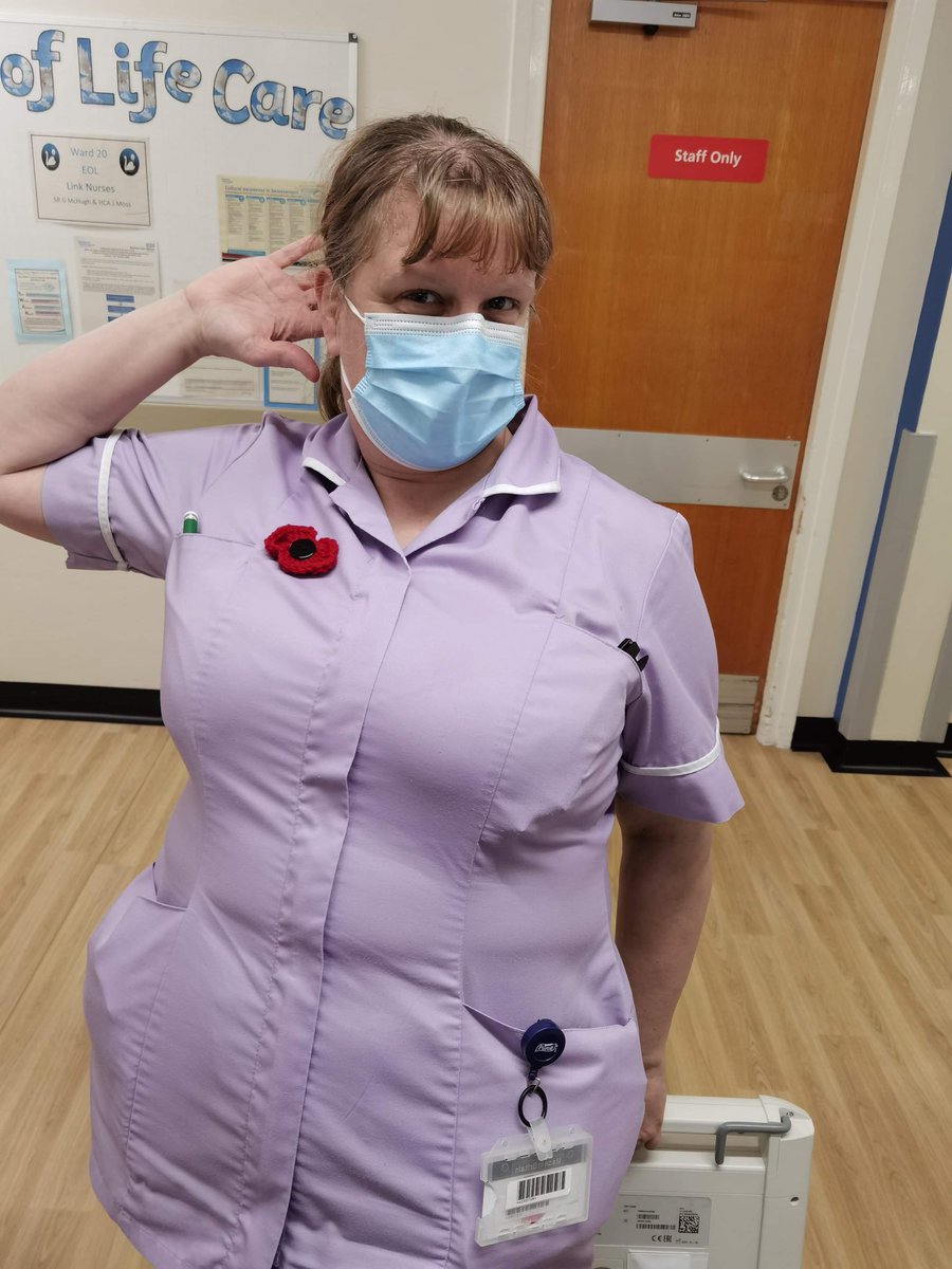 debbieellenbog2's tweet photo. Remembrance Day on ward 20 every patient got a hand made poppy https://t.co/8YeUqPb1gz