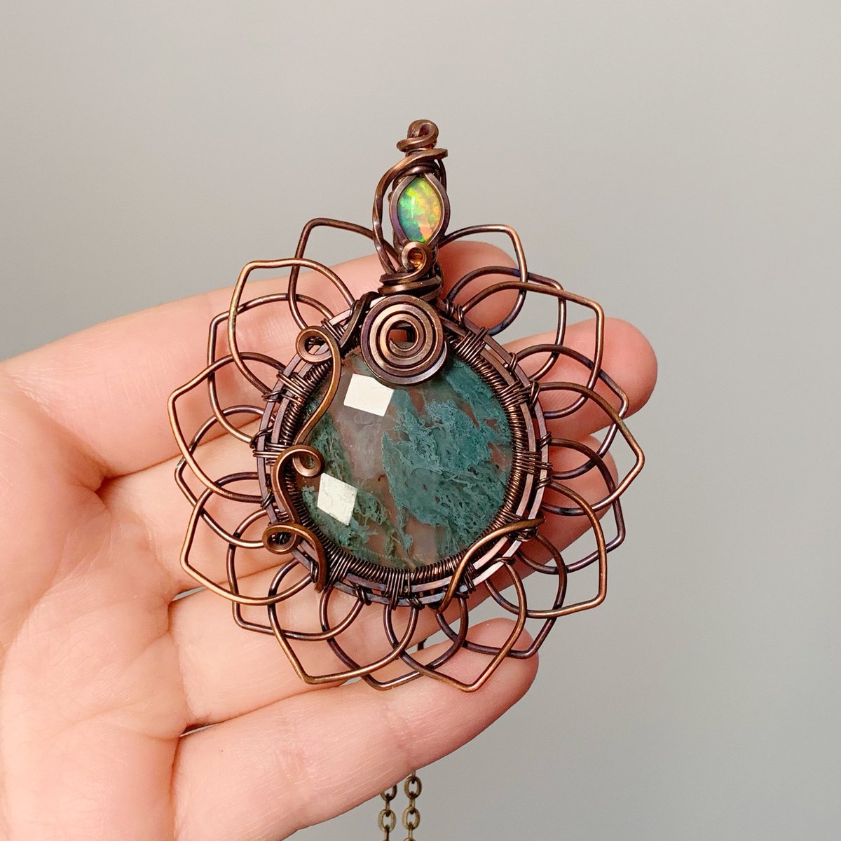 mildhippie's tweet photo. Ethiopian Opal x Moss Agate sunflower pendant made by me 🌻

❁ available 11/13 @ 4pm EST ❁ https://t.co/G7z97kwYDq