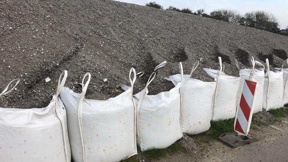 Katwijksekost's tweet image. Wij zijn blij als er een Romeinse nederzetting gevonden wordt. Wat zouden onze achterkleinkinderen vinden als ze de resten van onze activiteiten terug vinden. Tjalmaweg