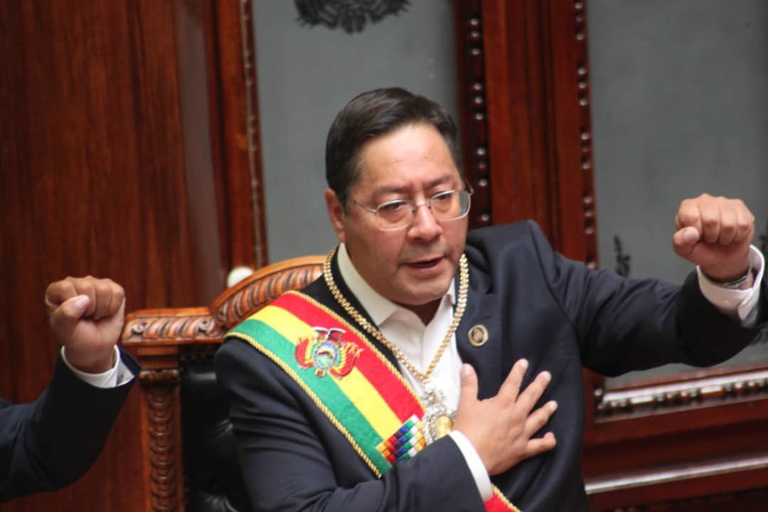 Cancilleria_ve's tweet photo. #FOTOS | Acto de Juramentación del Presidente Luis Arce y del Vicepresidente David Choquehuanca, desde La Paz #Bolivia 🇧🇴.
¡Día histórico para los pueblos de la Pachamama! https://t.co/KEXJKvz4ep