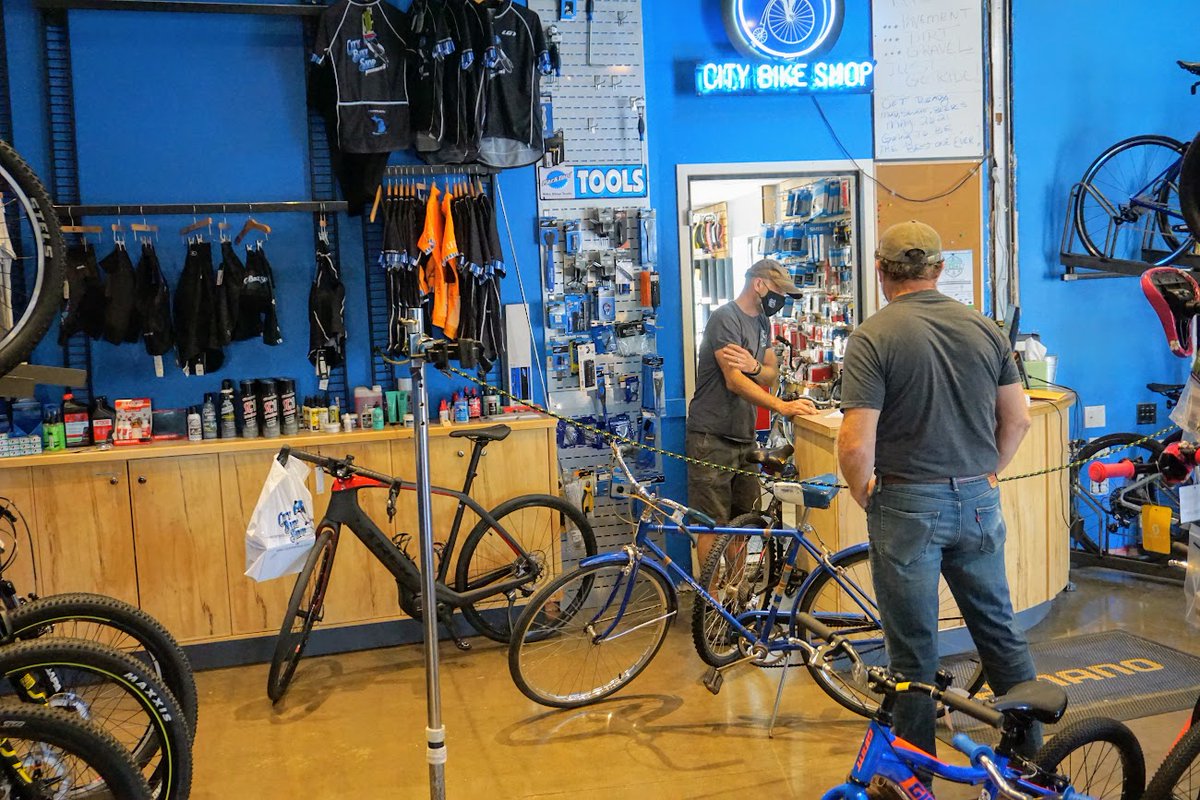 citybikeshoptc's tweet photo. Did you trash your bike riding the Iceman course this week? Yeah, us, too. Get it in tomorrow and get it shined up!
#citybikeshop #cycling #MTB #mountainbike #bikelife #supportlocalbikeshops #TCMI #traversecity https://t.co/nmVTgcN1iG