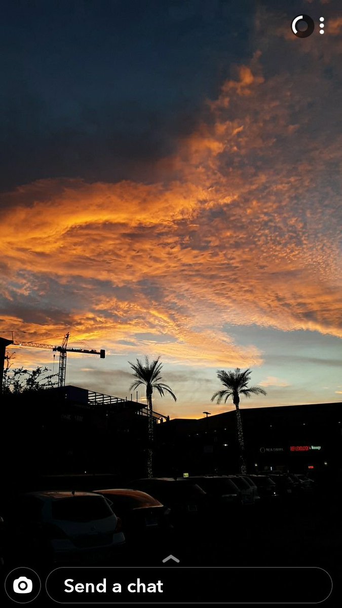 SunHands23's tweet photo. Just thought I'd post an Az sunset, which was screen shot from snapchat https://t.co/B7ItFGBuaL