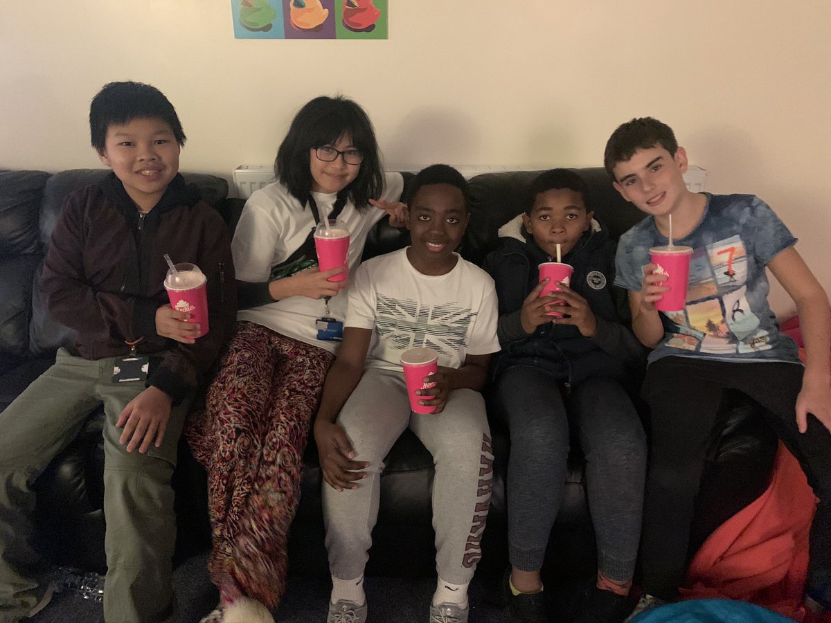 RsdBoarding's tweet photo. TREAT NIGHT 🥤| During our two week break we enjoyed a milk shake treat night!! 💕

#rsd #rsdboarding #iloveboarding https://t.co/veY8IItQaA