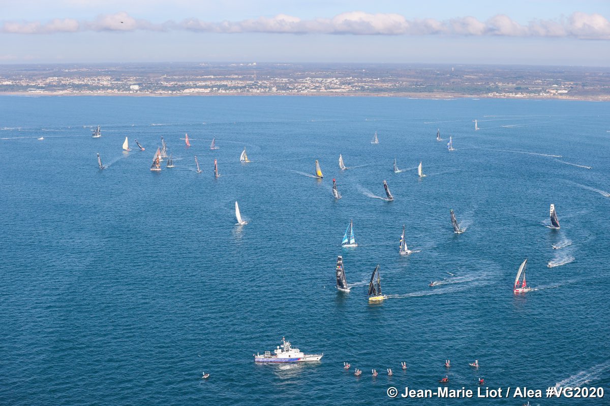 JeanLecam's tweet photo. 👋 et voilà Jean et Hubert ont retrouvé leur liberté ! C’est parti pour un Tour du Monde 🌍 
@VendeeGlobe #VG2020 #yeswecam #ibisport @ca_finistere https://t.co/GAmVCgI44T