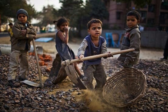 Comm3724Stoffel's tweet photo. Countries with high economic poverty are more likely to be found with child labour...how about a move to reduce child labour? https://t.co/0ANuC0XdgD