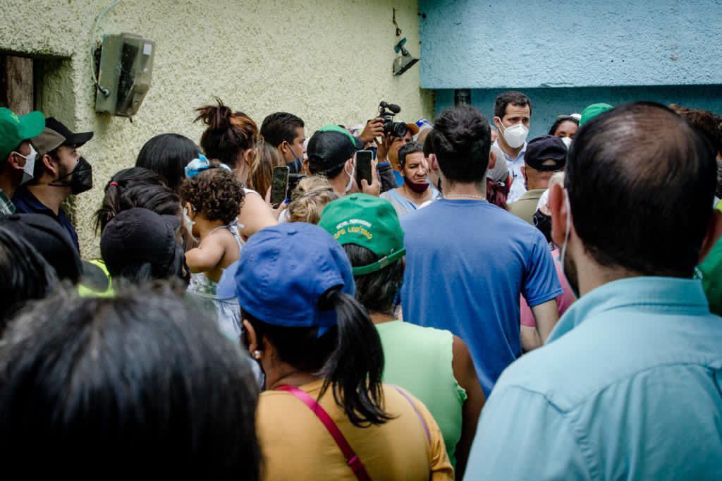 jguaido's tweet photo. La dictadura quiere mancillar la dignidad del venezolano, someterlos a la miseria para seguir secuestrando el poder un día más. 

Por eso el 12 de diciembre les pido que salgamos a las calles a desafiar a la dictadura una vez más por nuestro futuro. 

¡Salgamos por Venezuela! https://t.co/8DFaMGOsJ8