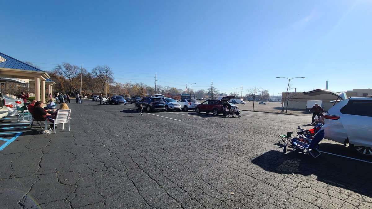 createwithn8yt's tweet photo. 72 and sunny in November...perfect day for an (Covid safe) outdoor chilli cook-off at church!
#Chilli #chillicontest #CookOff #indiansummer #church #COVIDsafe https://t.co/wK4aPLIGp9