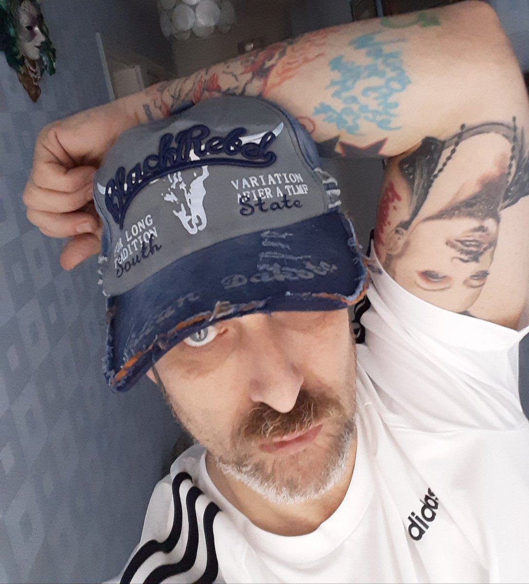 welshfreak's tweet photo. I'm ready for the @BoyGeorge and @kimwilde collab, I already love it, and we've only heard seconds of it ❤ https://t.co/7p5GK2utQu
