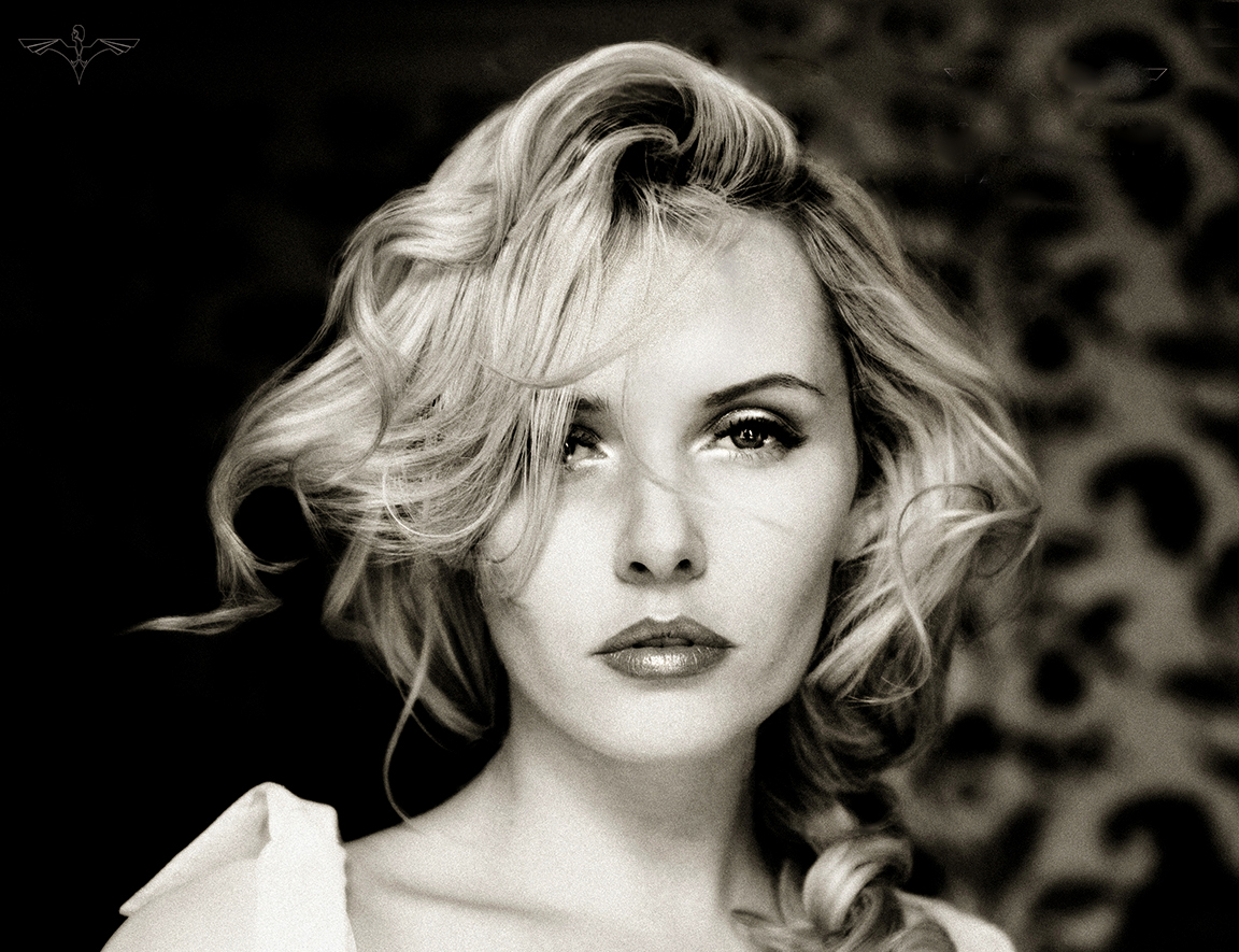 Something from me after such a long time.
Image and styling - Faye Yerbury
Model - Carla Monaco