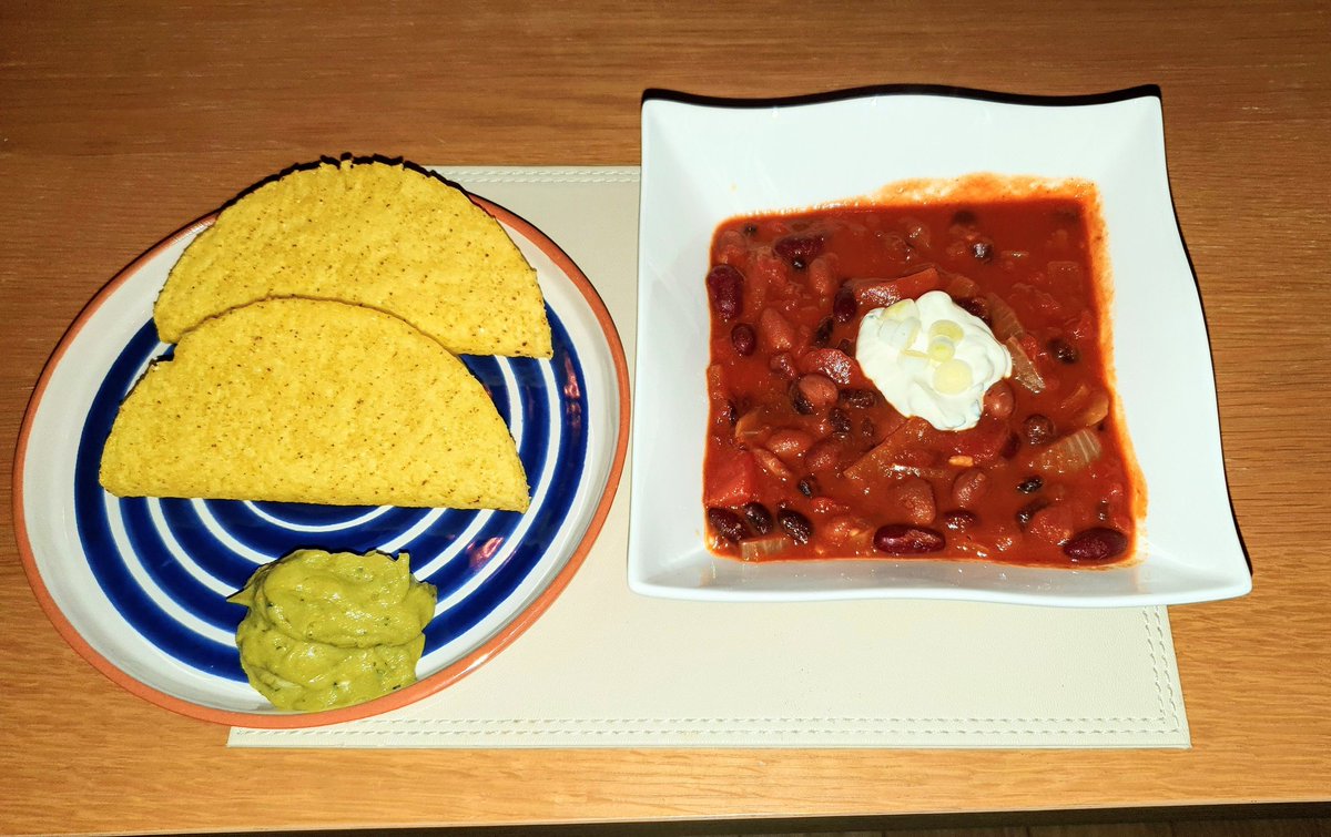 tracyharrison8's tweet photo. Chilli bowl πΆ.... Done π #threebeanchilli #lockdowncooking https://t.co/ivdVbX2Oxq